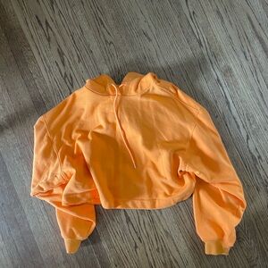 ALO yoga cropped hoodie women’s Large